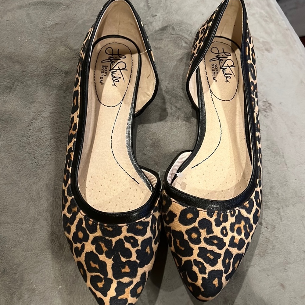 NWOT Life Stride Leopard Print Ballet Flats